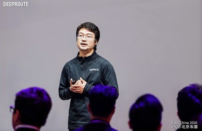 北京车展深度对话：元戎启行发起一场关于物理AI的“灵魂拷问”